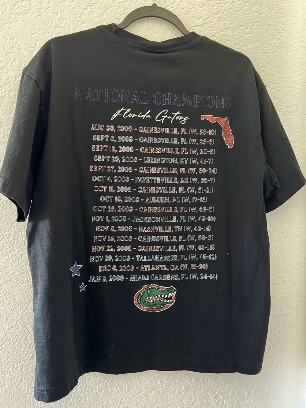 H&M• Graphic Tee - Picture 3 of 3